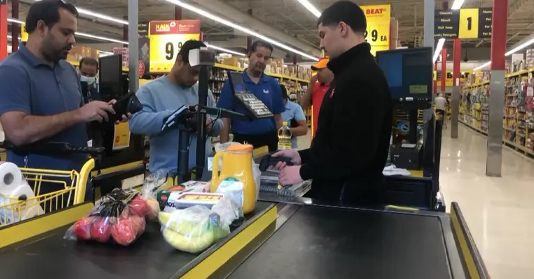 বাড়তি খরচে দুশ্চিন্তায় কানাডার বাংলাদেশিরা